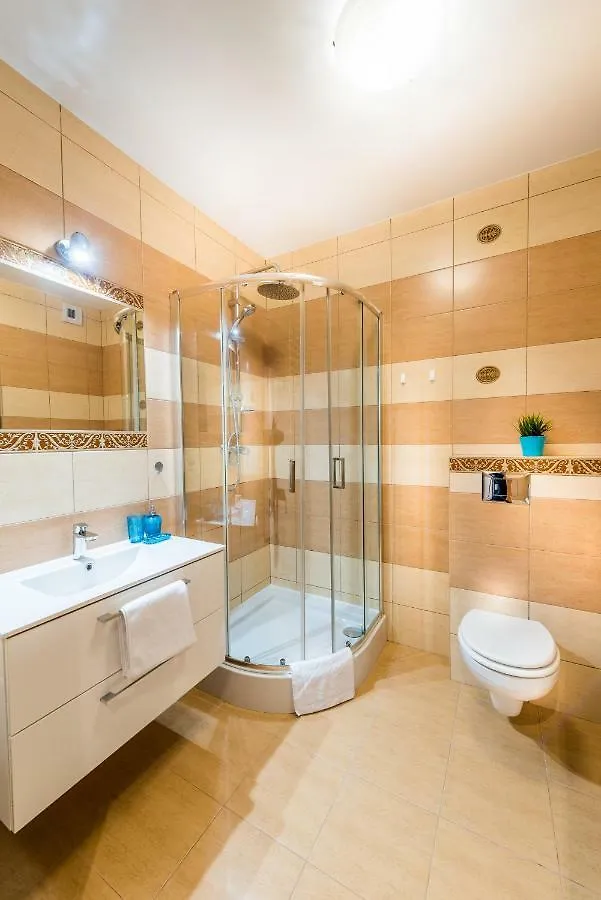 Apartament B&F Garbary Poznan Business & Family - Parking Apartment