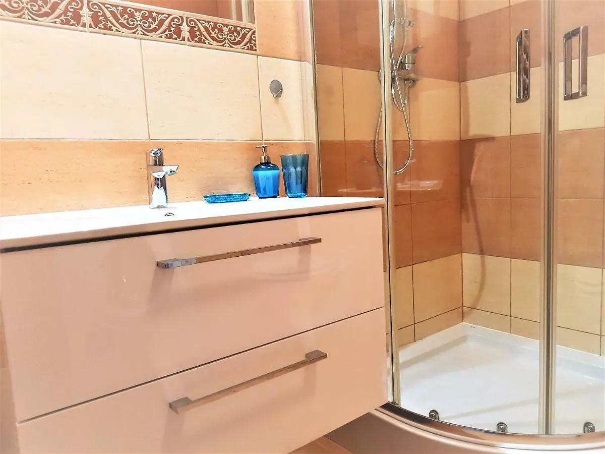 Apartament B&F Garbary Poznań Business&Family - Parking Polska